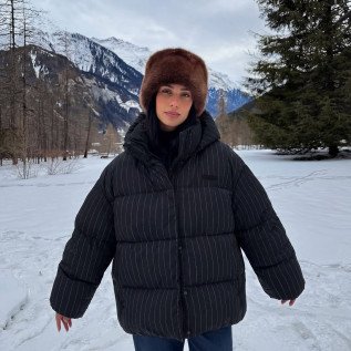 https://www.instagram.com/p/DTS7OiojItz/?img_index=1